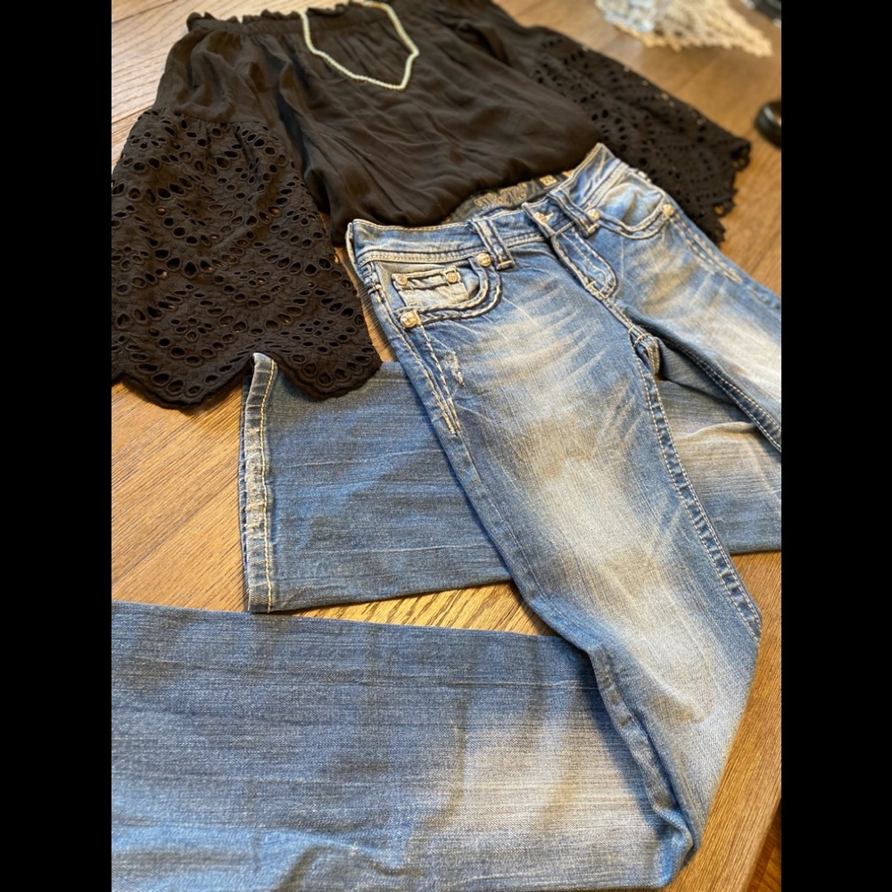 •Miss Me Boot Jeans